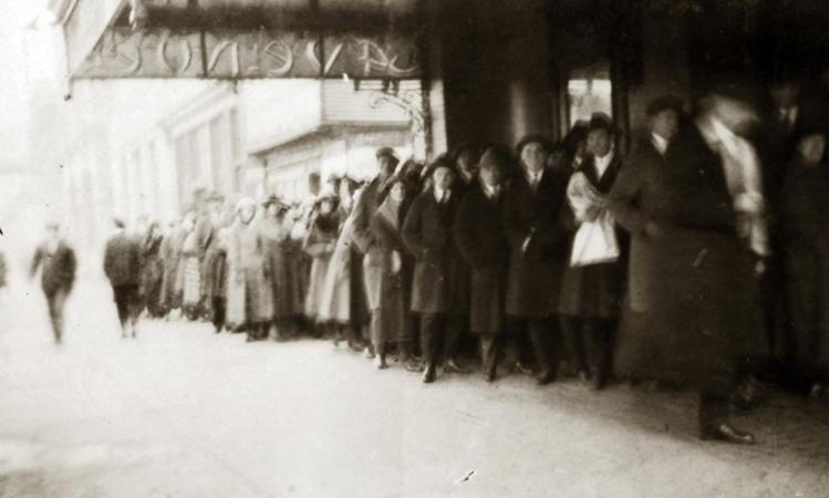 Lineup for tickets to the 1921 Spring play